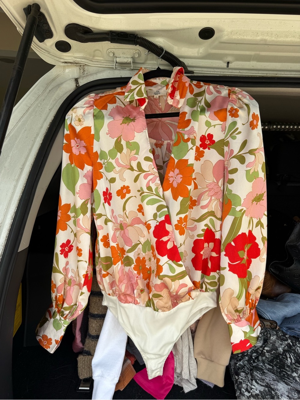 entro Floral V-Neck Puff Sleeve Bodysuit in Pink, Orange & Green